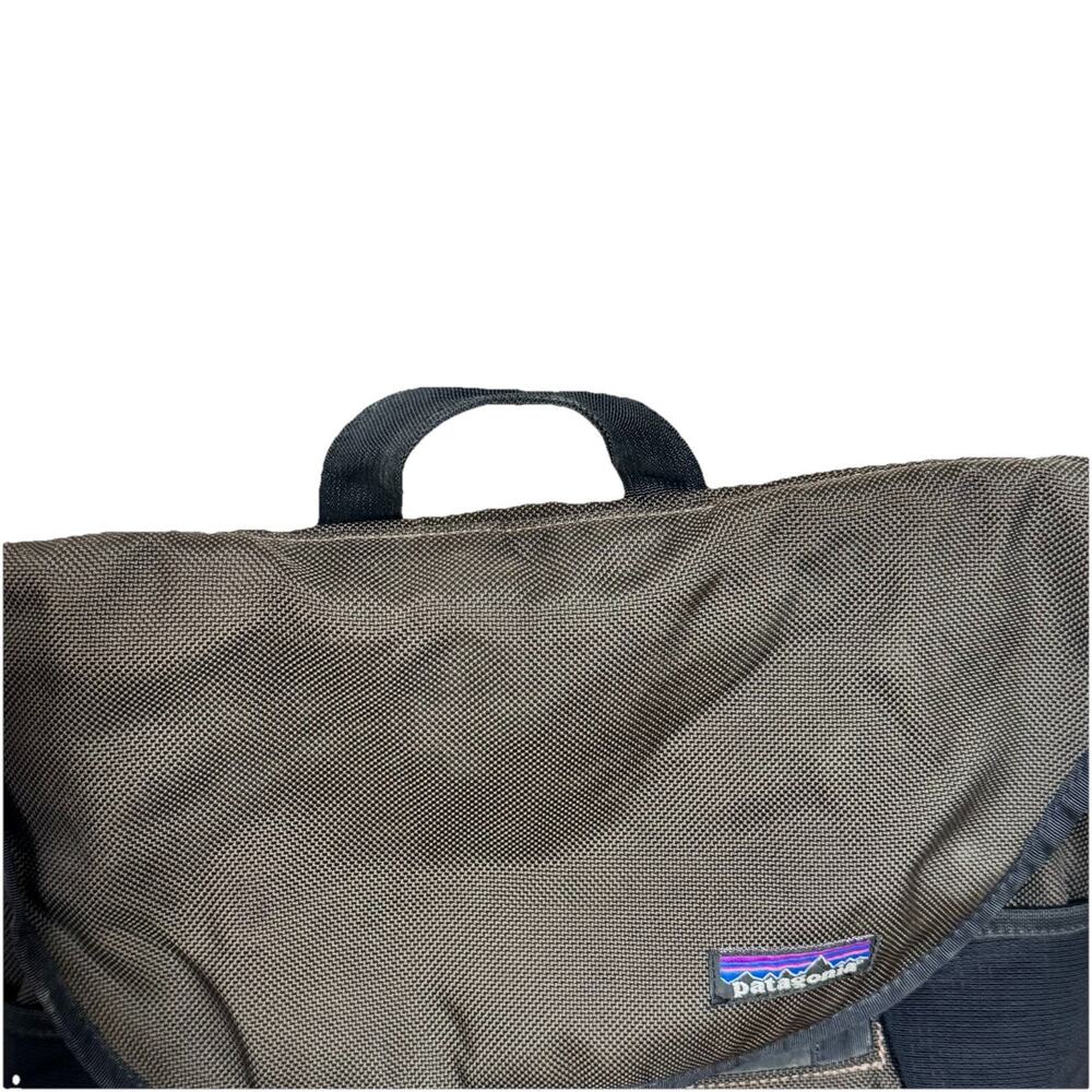 Vintage Patagonia Vertical Mass Crossbody Sling Bag Gray Travel Laptop Messenger - Picture 3 of 15